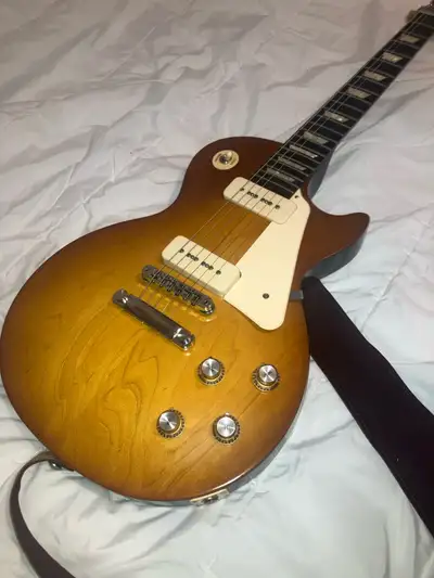 Gibson guitar for sale 1600$ OBO, View more