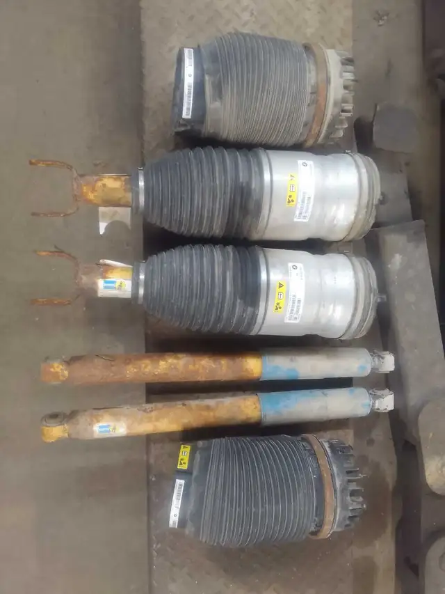 2016 Ram Rebel Air Bag Suspension  in Other Parts & Accessories in Owen Sound - Image 2