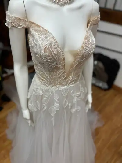 Beautiful wedding dress, View more
