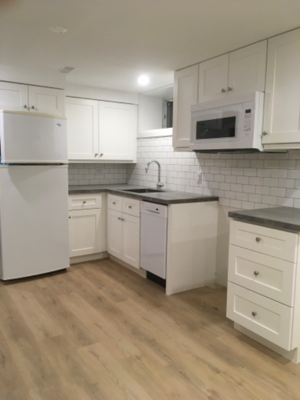 Refinished basement apartment for rent in Olde Oakville Long Term Rentals Oakville / Halton