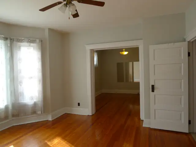 U of W Area, 3 Bedroom Flat, Att: grad students or families