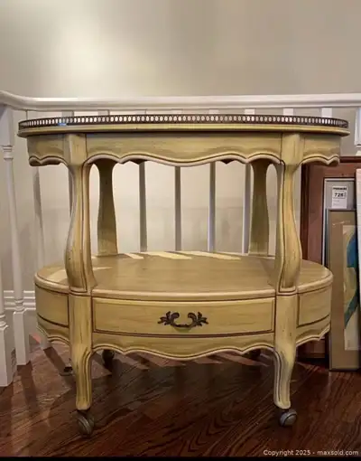 Tea trolley or bar cart, you choose what libations to serve! In good condition with a few scratches...