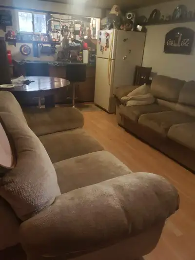 I am looking for a jack of all trades to fix a house in order to sell. Free rent in return for 20 ho...