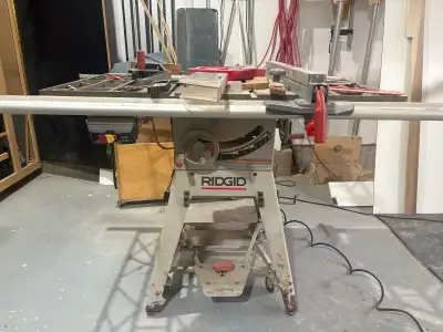 Table saw. Older model but works well. Guides work great and a lot of accessories.