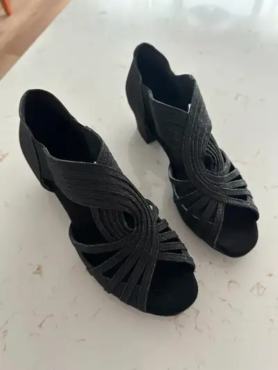 Soulier de danse femme neuf, grandeur 8, View more