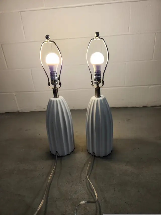 Modern Table Lamps, Set of 2 in Indoor Lighting & Fans in City of Toronto - Image 8