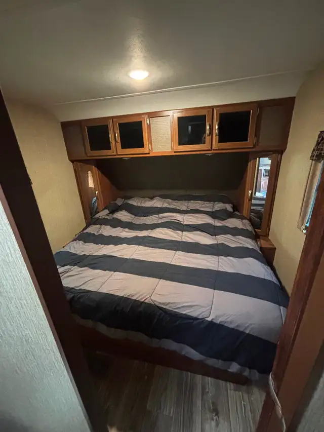 2017 passport 3320bh grand touring camper in Travel Trailers & Campers in Regina - Image 5