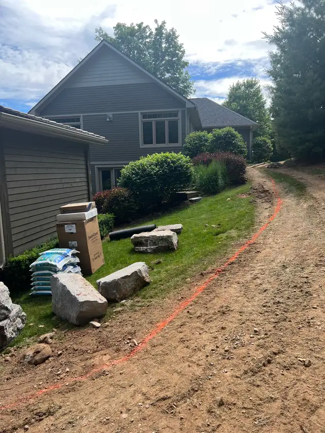 Trench digging/Excavating in Excavation, Demolition & Waterproofing in Oakville / Halton Region - Image 5