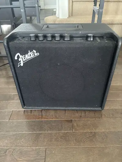Fender Mustang LT25, View more
