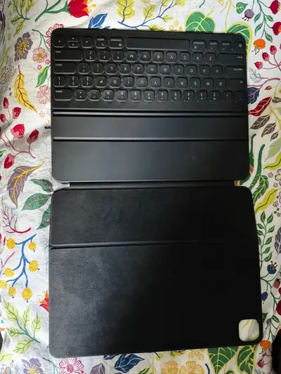 Apple Smart Folio Case – 11” iPad Pro / iPad Air – Black, View more