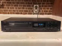 LUXMAN D-100 Compct Disc CD Player TESTED Made in Japan WORKS!!
