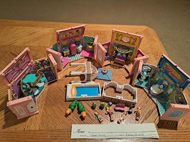 Vintage Polly Pocket - 1999 Dream Builders 4 set Mansion in Toys & Games in Calgary - Image 2