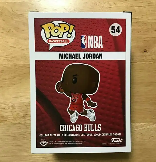Funko Pop Basketball#54 Michael Jordan Chicago Bulls w/Protector in Arts & Collectibles in Longueuil / South Shore - Image 3