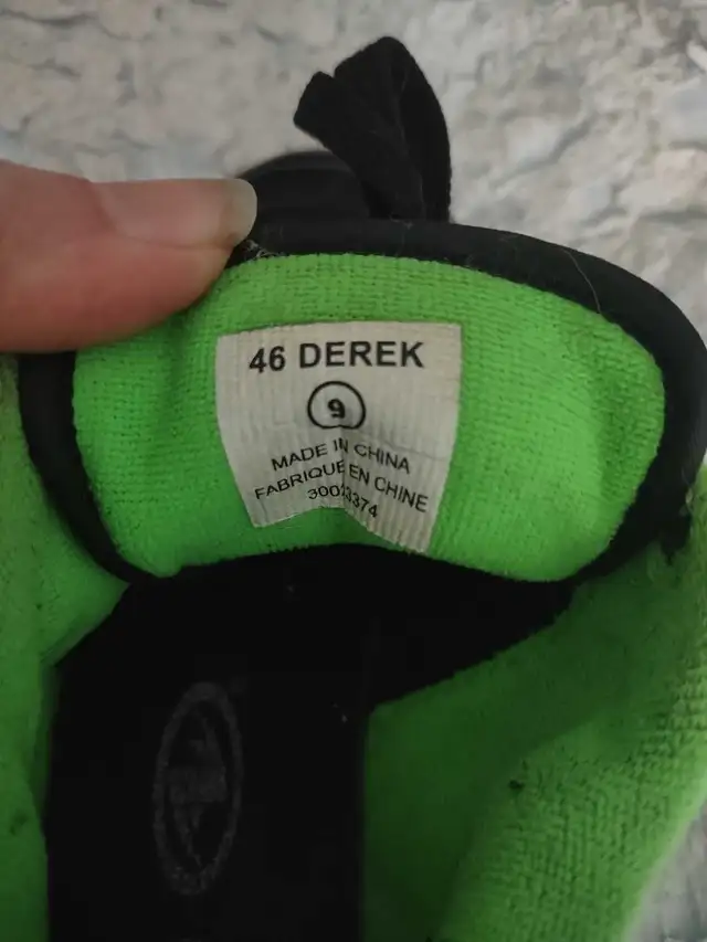 Soccer shoes/cleats, Toddler size 9 in Soccer in Ottawa - Image 3