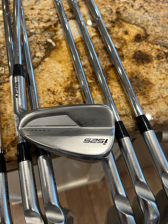 Ping i525 irons 4-PW - Black Dot - Right Handed.  in Golf in Calgary