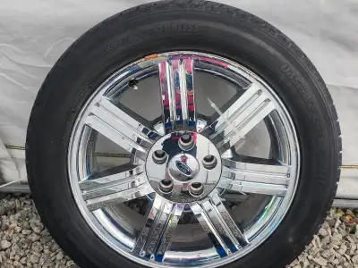 Ensemble de 4 mags Ford avec TPMS (capteurs de pression d'origine). Peut inclure noix et verrous.