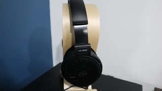 Écouteurs Sennheiser HD660s in Headphones in Longueuil / South Shore - Image 4