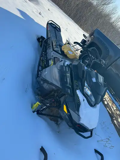 Looking to trade my 2017 summit x 850 154 it’s got bar risers, a can. 2300km thing runs excellent ba...