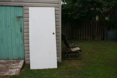 Porte usagée d'intérieur 34'' x 80'' (Inside door), View more