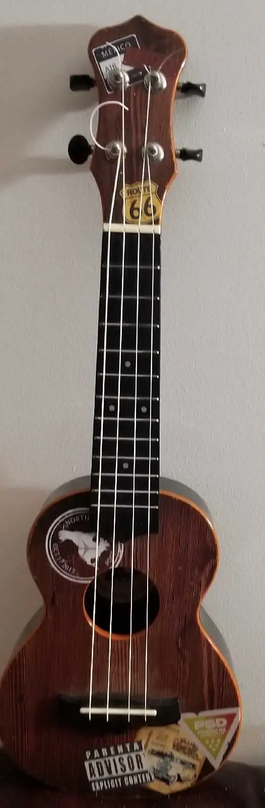 Little Guitars in Guitars in City of Montréal - Image 3