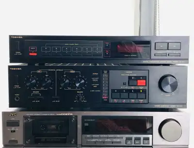 Vtg TOSHIBA SB-M55 integrated stereo amplifier + ST-SA33 tuner, View more