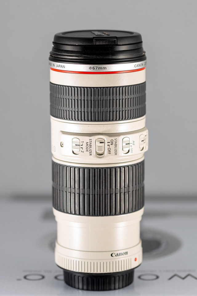 Canon 70-200 F4 IS USM in Cameras & Camcorders in Edmonton