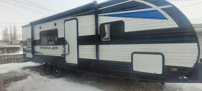 FINANCING AVAILABLE with EASY LEND The Heartland Prowler 250BH is a family-oriented, bunkhouse-style...