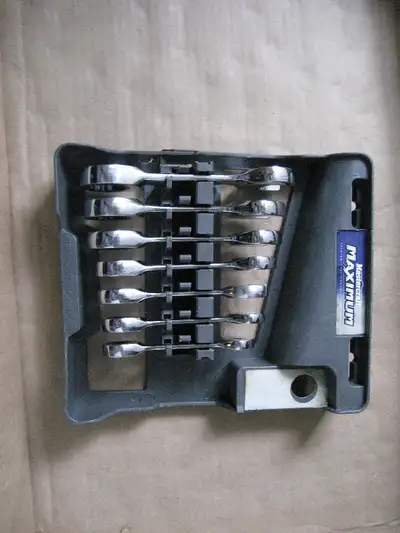 Maximun stubby ratcheting wrenches, View more