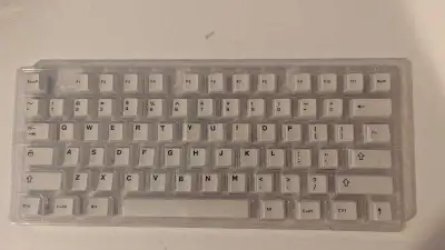À ramasser à Pointe-aux-Trembles H1A 2Z3. ⌨️ Keycaps blancs pour clavier mécanique – Set complet ! S...