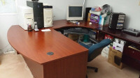 L-shaped computer/office desk