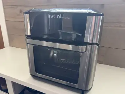 Excellent condition, hardly used. Comes with instruction manual. Specs here: ...