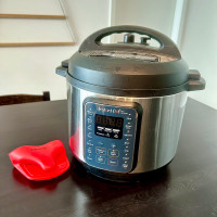 Instant Pot Duo Gourmet 6 Qt - Gently Used, Appliance Only - $50