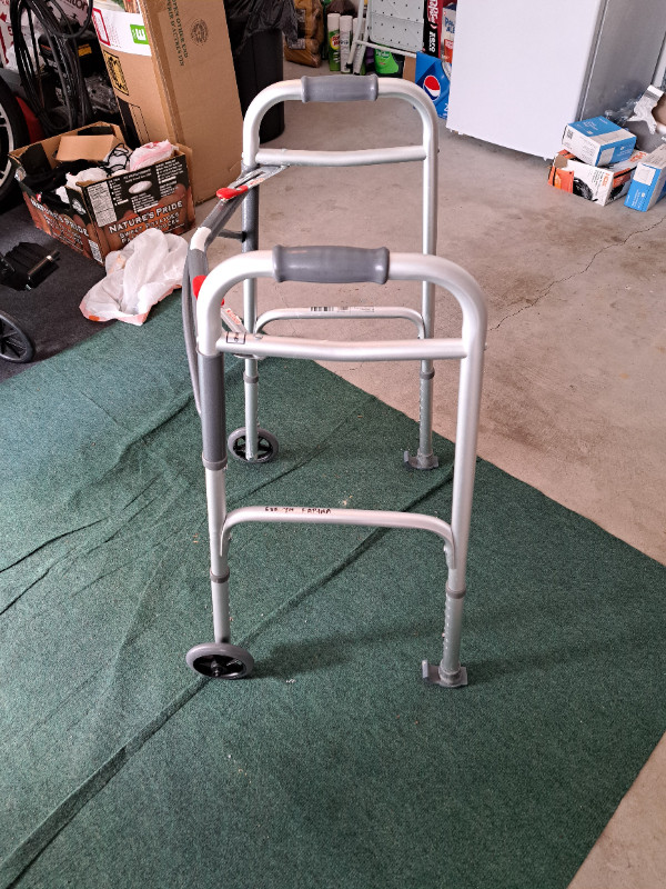 Folding 2 wheel walker with ski slope feet in Health & Special Needs in Vancouver - Image 2