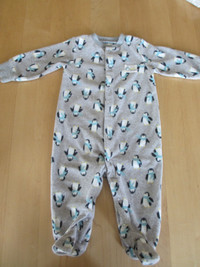 Pyjama en polar tout doux des pingouins (Taille 6 mois) (C147)