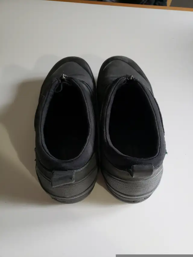 Women's Clark's rain shoes size 11 in Women's - Shoes in Ottawa - Image 3
