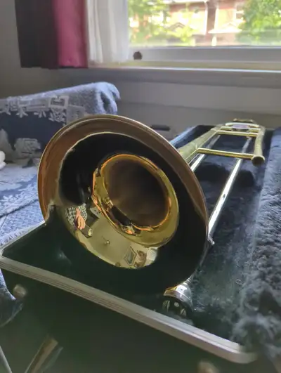 Getzen 350 tenor Bb Trombone with case, View more