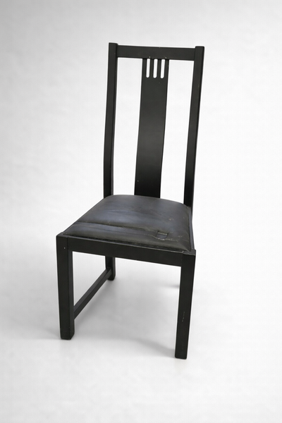 ️ Classic Design | Solid Wood Frame | Cushioned Seat Stylish and sturdy wooden dining chair with a s...