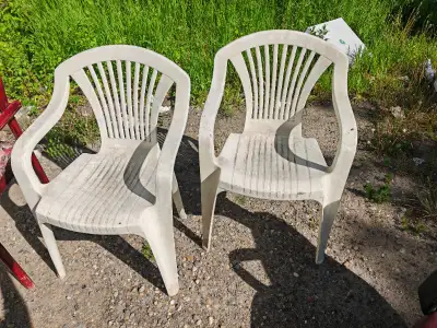 Plastic Outdoor Chairs - Set of 7 (5 +2)