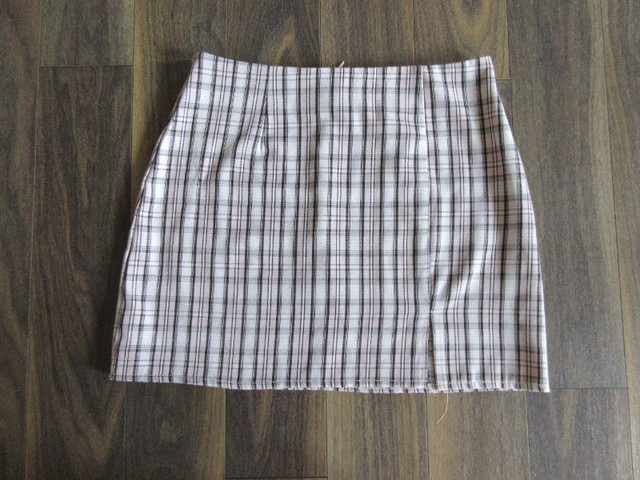 Ladies Medium Shein Skirt in Women's - Dresses & Skirts in Edmonton - Image 2