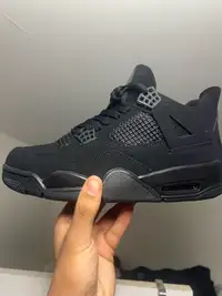 Jordan 4 Black Cats Size 8.5