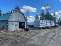 Dakota 32 foot camper trailer, sleeps 8-12 people