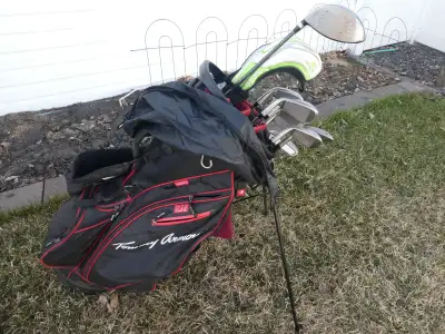 Men’s Right Hand Cobra Golf Club set and matching Bag, View more
