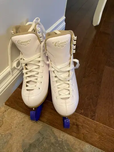 Cameo figure skates, View more