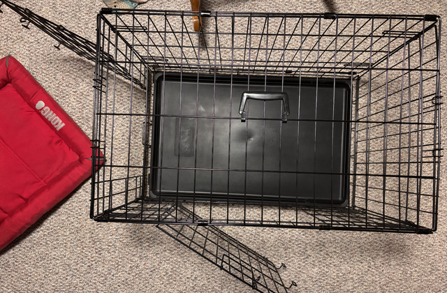 Dog crate (med) plus Crate Mat & Cover in Accessories in Oshawa / Durham Region - Image 4