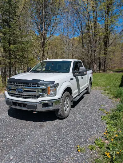Camion en bonne état, roule super bien. Entretient tout a jour. Moteur 5L, 4x4 avec barreur différen...