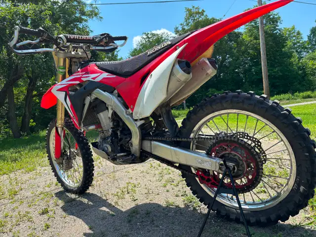 2018 CRF450R in Dirt Bikes & Motocross in Kingston - Image 3