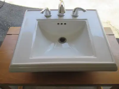 MAGNIFIQUE LAVABO DE SALLE DE BAIN SUR  PIED, View more