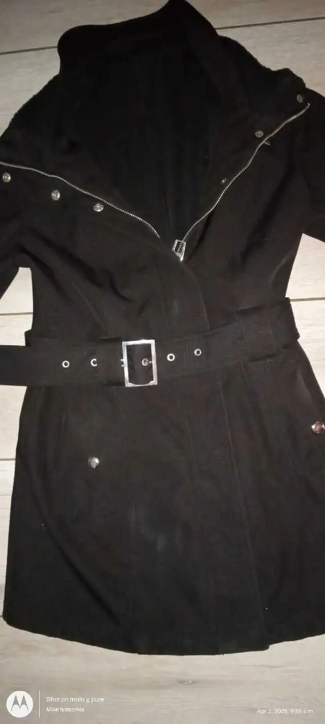 woman's spring jacket in Women's - Tops & Outerwear in Oakville / Halton Region - Image 3