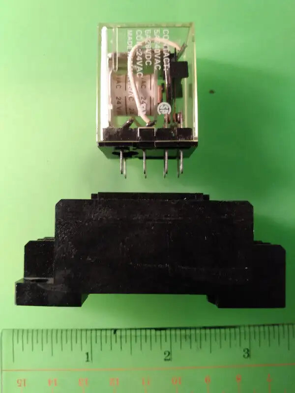 General Purpose Relay DPDT (2 Form C) 24VAC Coil Socketable in Other in Laval / North Shore - Image 2