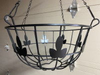 Metal hanging basket